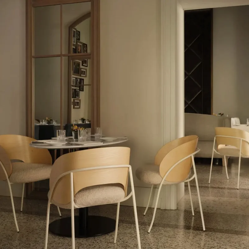Hagu - Gebrüder Thonet Vienna w Mesmetric