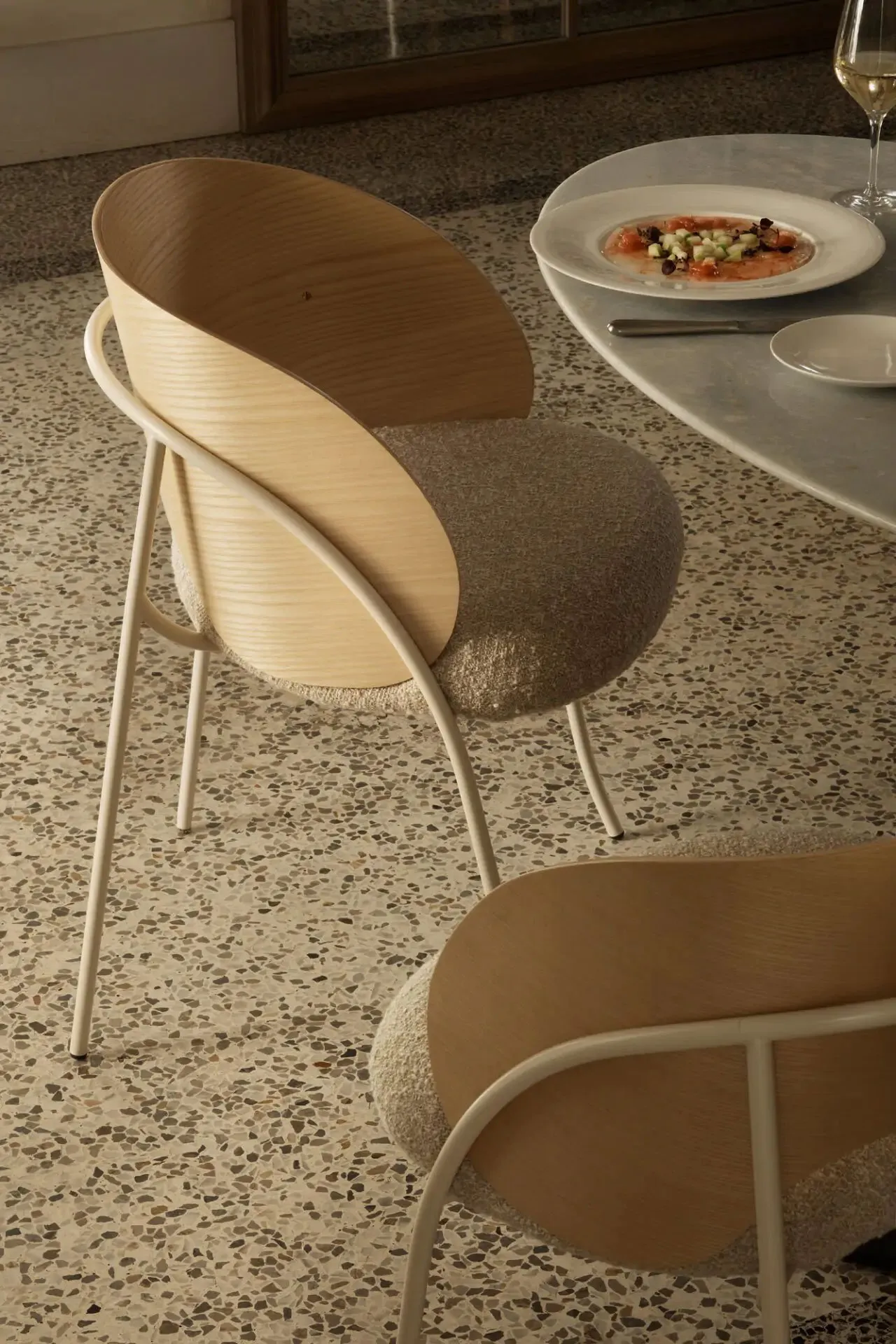 Hagu - Gebrüder Thonet Vienna w Mesmetric