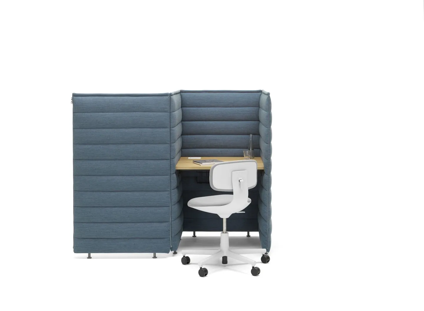 Alcove Plus Desk - Vitra w Mesmetric