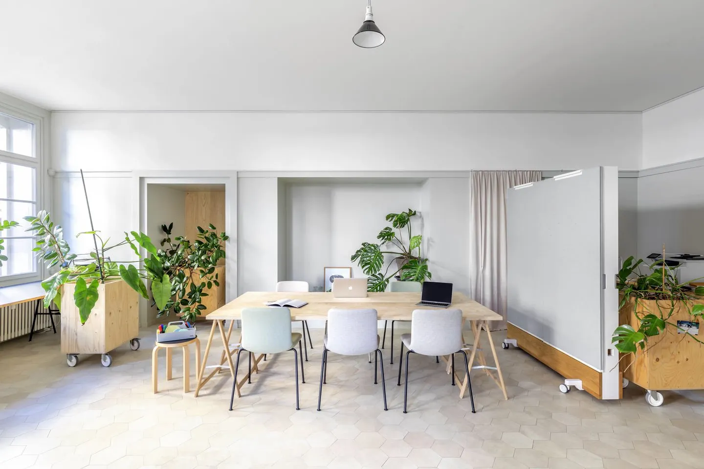Hal Soft Tube - Vitra w Mesmetric