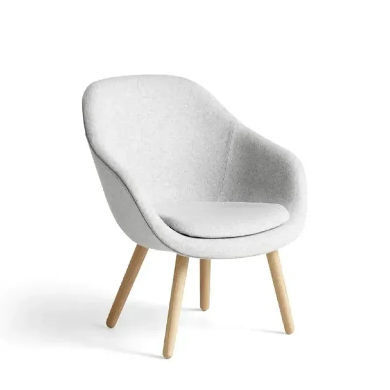 About A Lounge AAL 82, 92 - Hay w Mesmetric