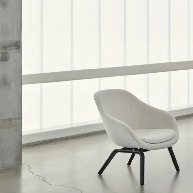 About A Lounge AAL 83, 93 - Hay w Mesmetric