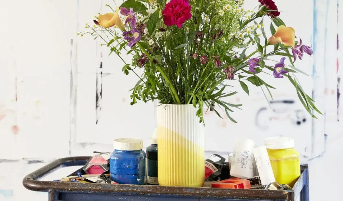 Herringbone Vessels - Vase Ribbed - Vitra w Mesmetric