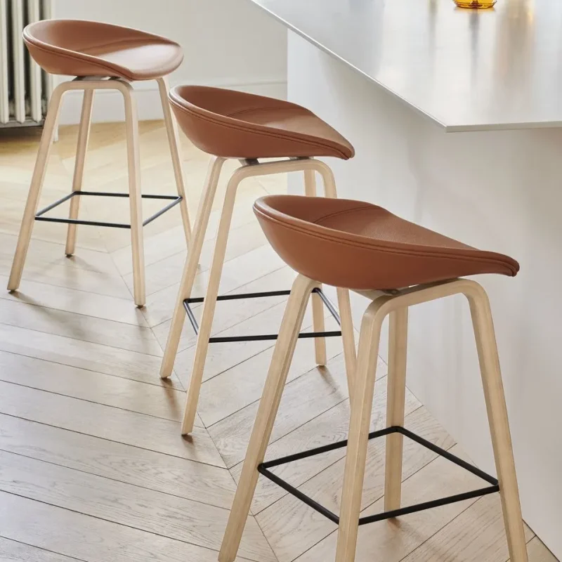 About A Stool AAS 33 – Hay at Mesmetric