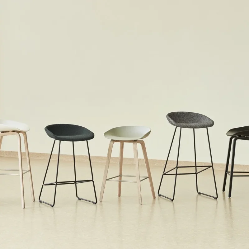 About A Stool AAS 33 – Hay at Mesmetric