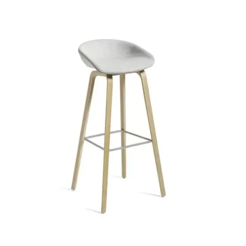 About A Stool AAS 33 – Hay at Mesmetric