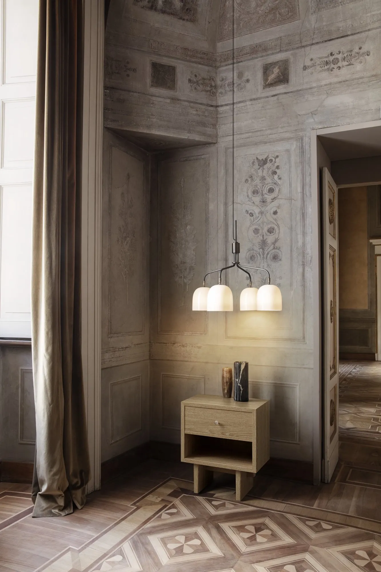 Howard chandelier - Gubi.dk w Mesmetric