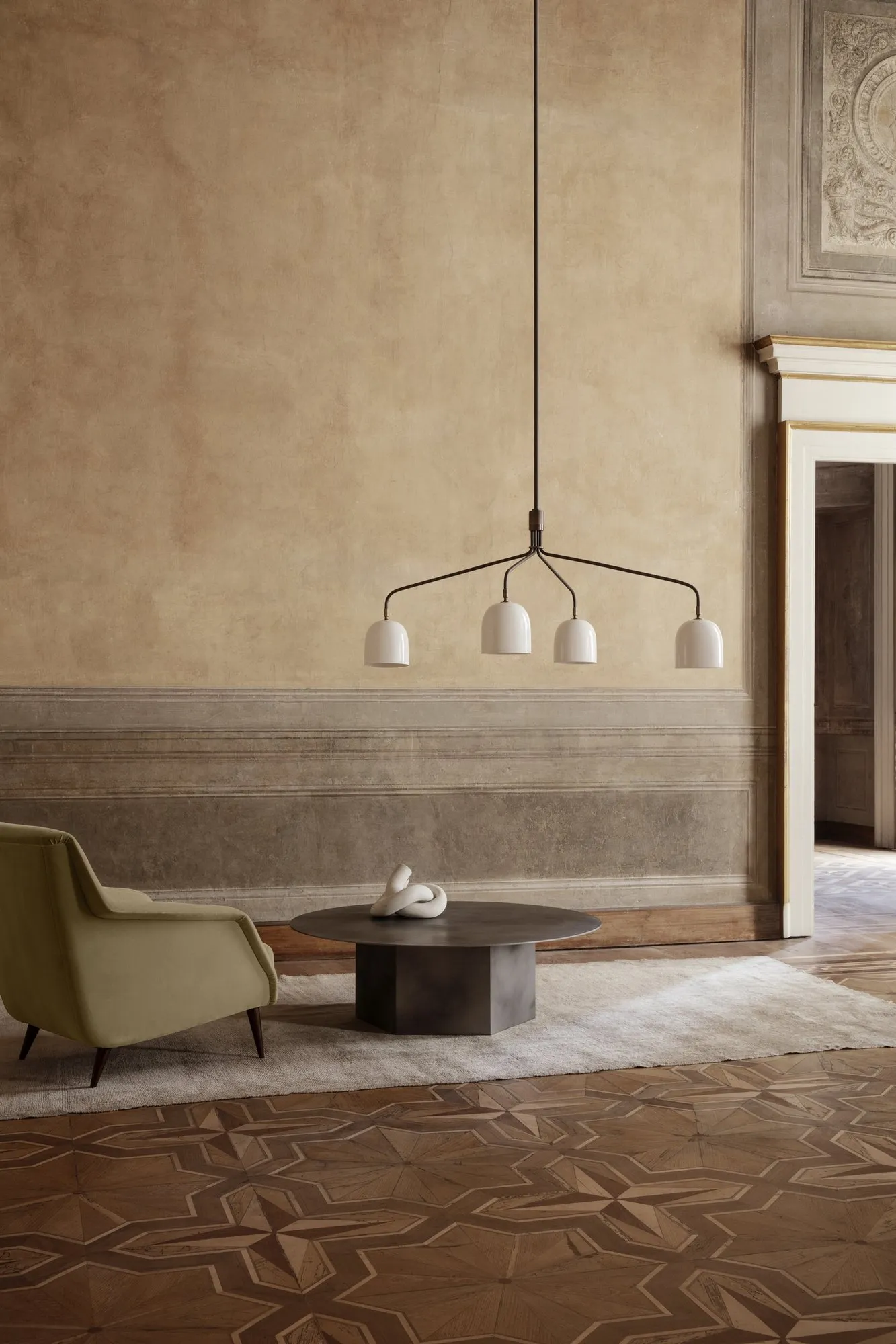 Howard chandelier - Gubi.dk w Mesmetric