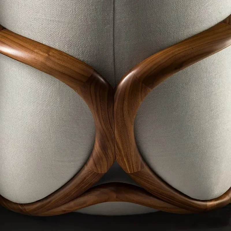Hug – Giorgetti at Mesmetric