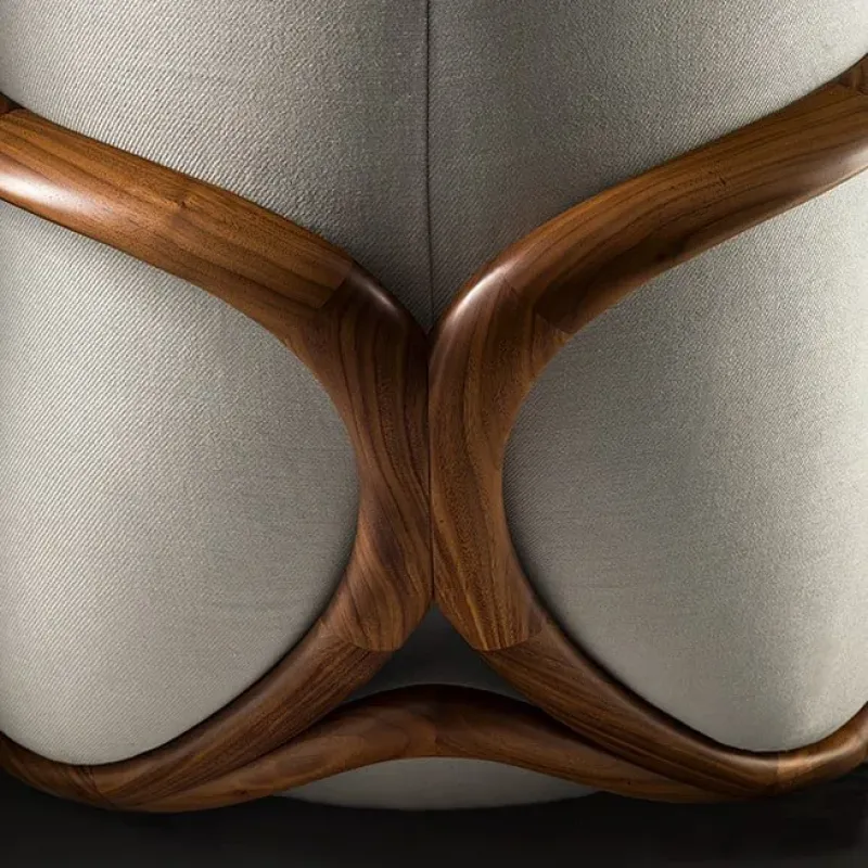 Hug – Giorgetti at Mesmetric