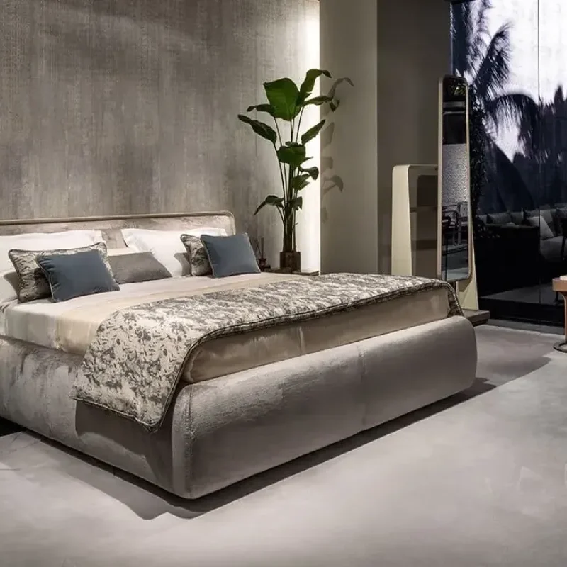 Hug – Giorgetti at Mesmetric