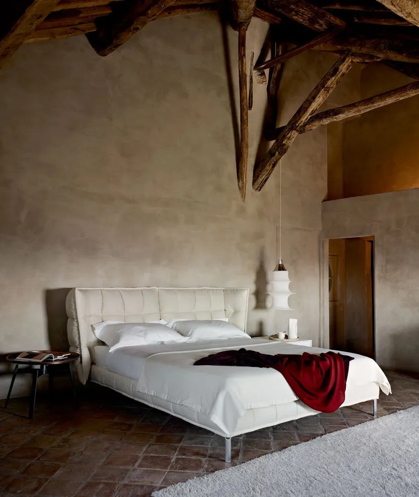Husk – B&B Italia at Mesmetric