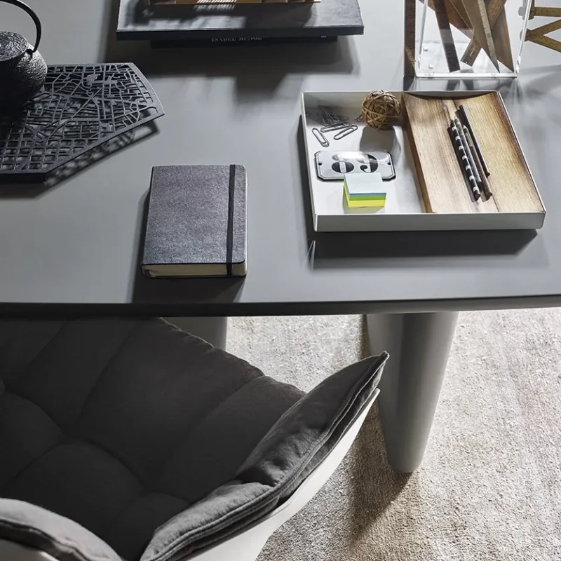 Husk Swivel – B&B Italia at Mesmetric