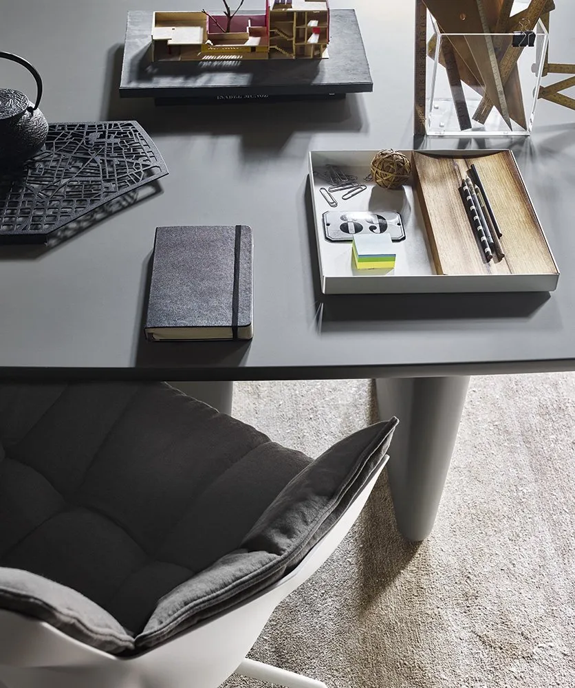Husk Swivel – B&B Italia at Mesmetric
