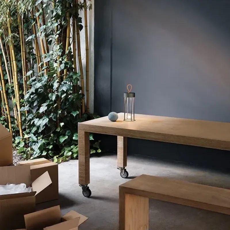 In Vitro Unplugged – Flos at Mesmetric