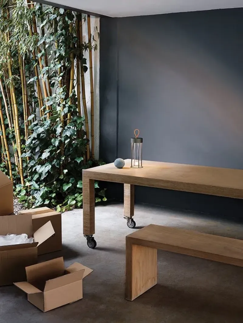 In Vitro Unplugged – Flos at Mesmetric