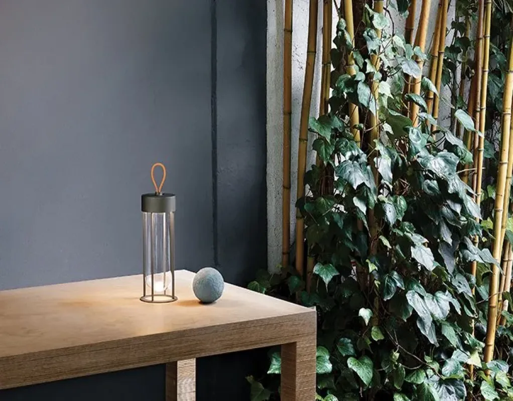 In Vitro Unplugged – Flos at Mesmetric