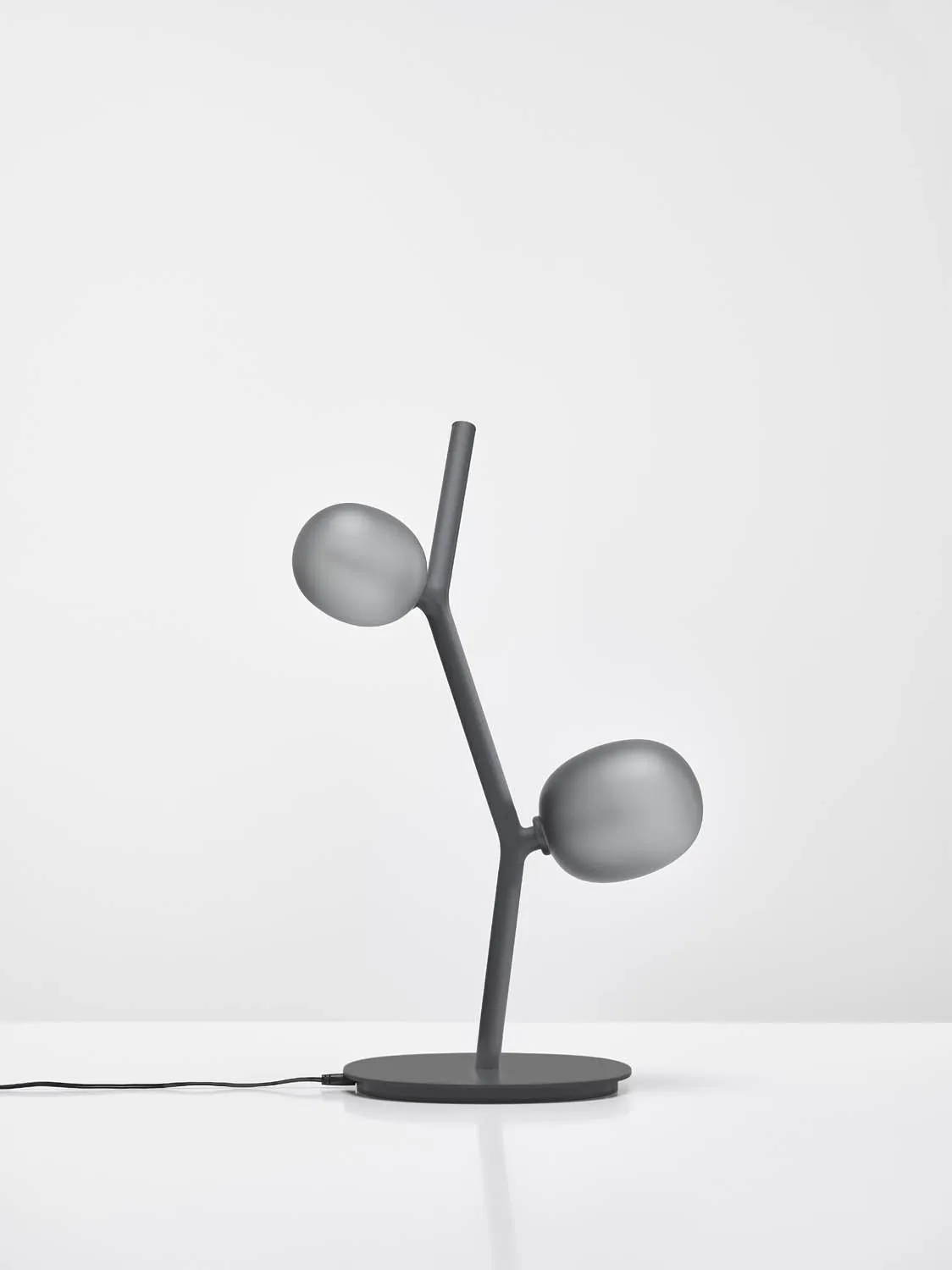 Ivy Table - Brokis w Mesmetric
