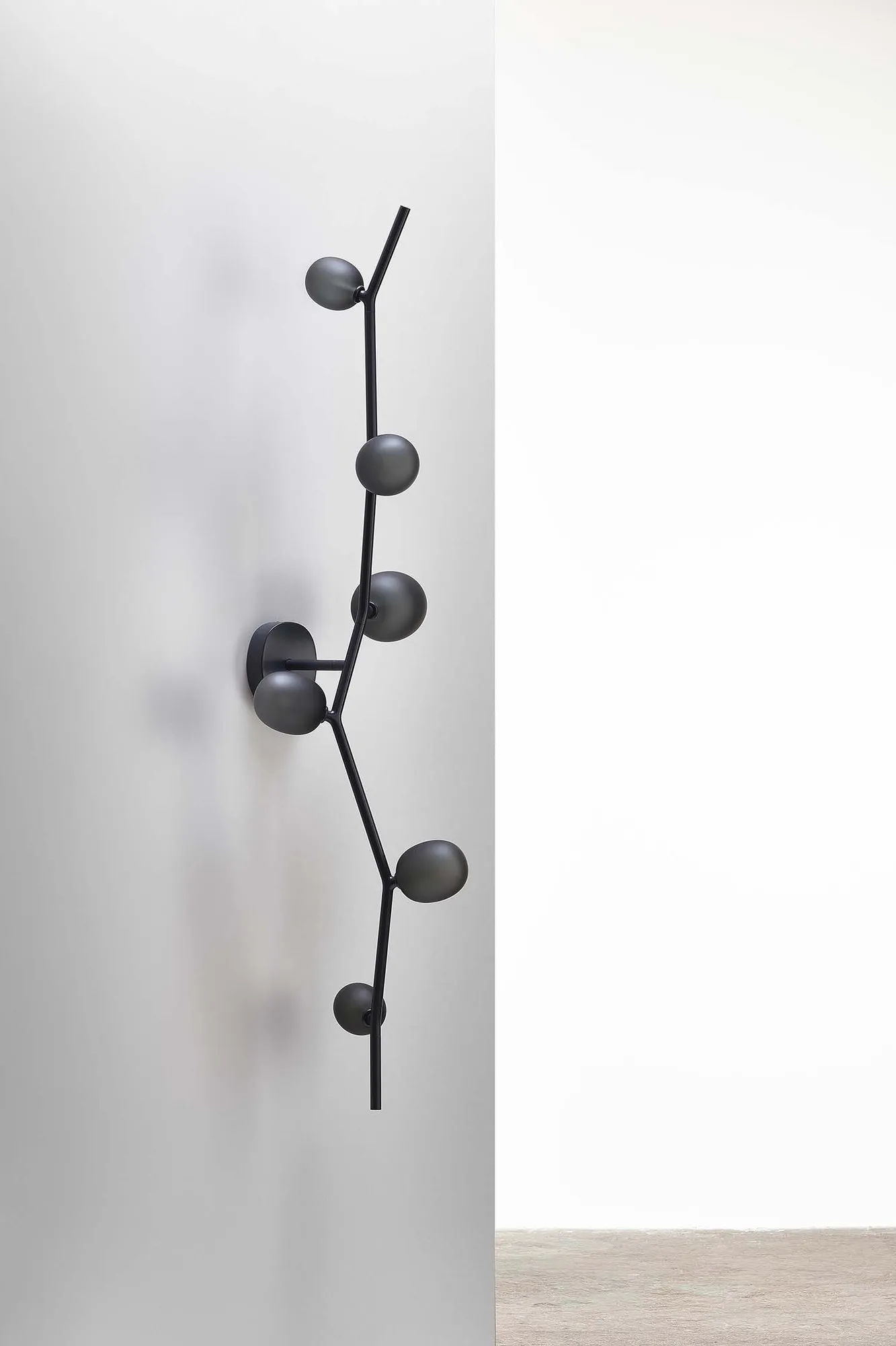 Ivy Wall - Brokis w Mesmetric