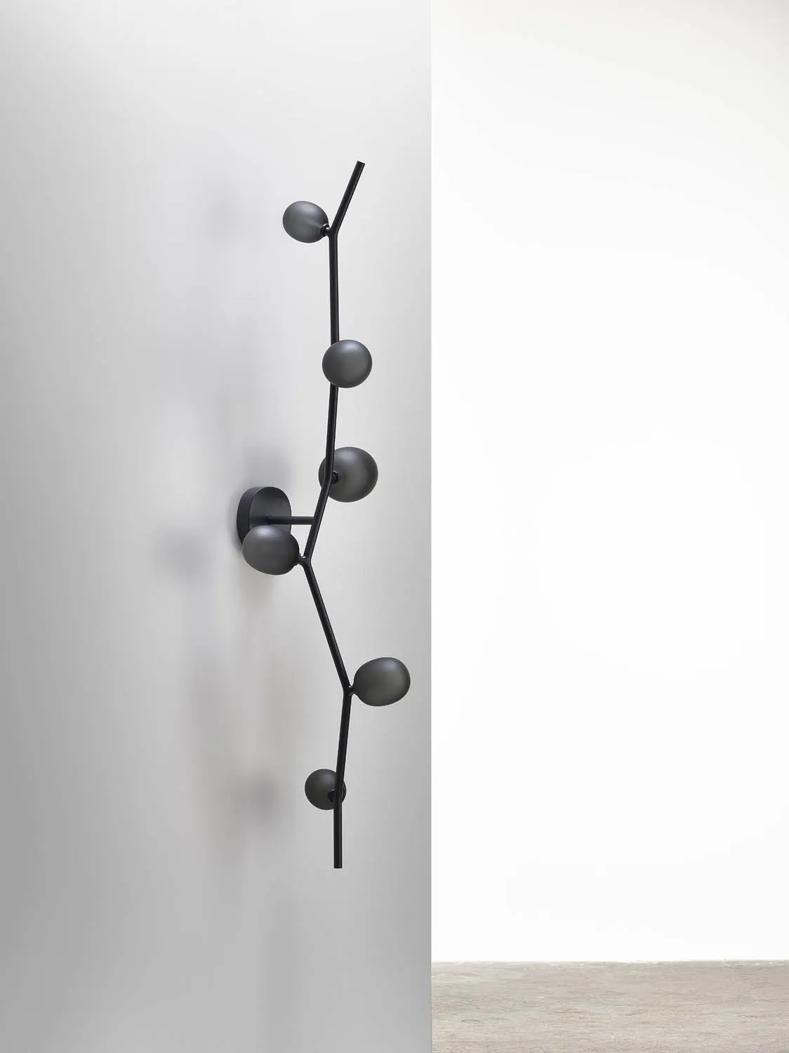 Ivy Wall - Brokis w Mesmetric