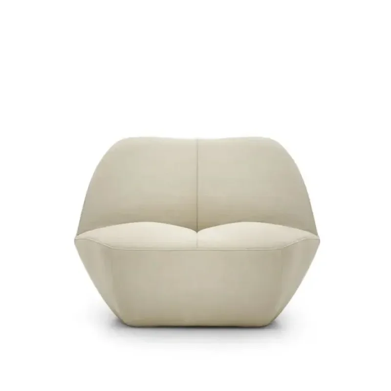 Kisss Lounge Chair - Moooi w Mesmetric