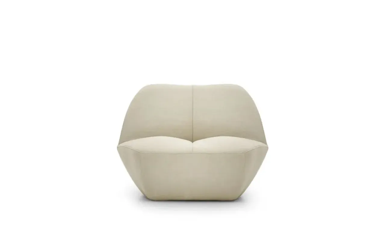 Kisss Lounge Chair - Moooi w Mesmetric