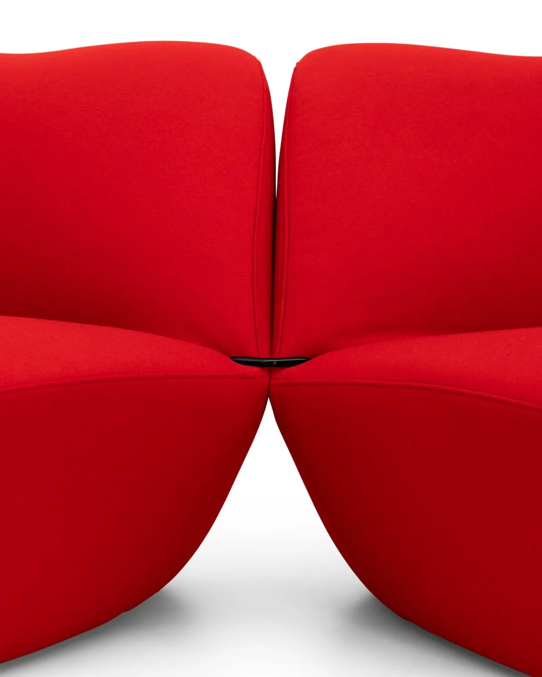 Kisss Lounge Chair - Moooi w Mesmetric