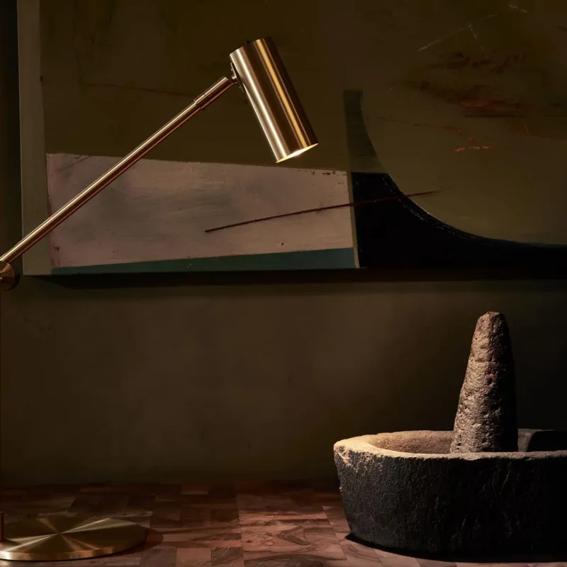Lektor Desk – Rubn at Mesmetric