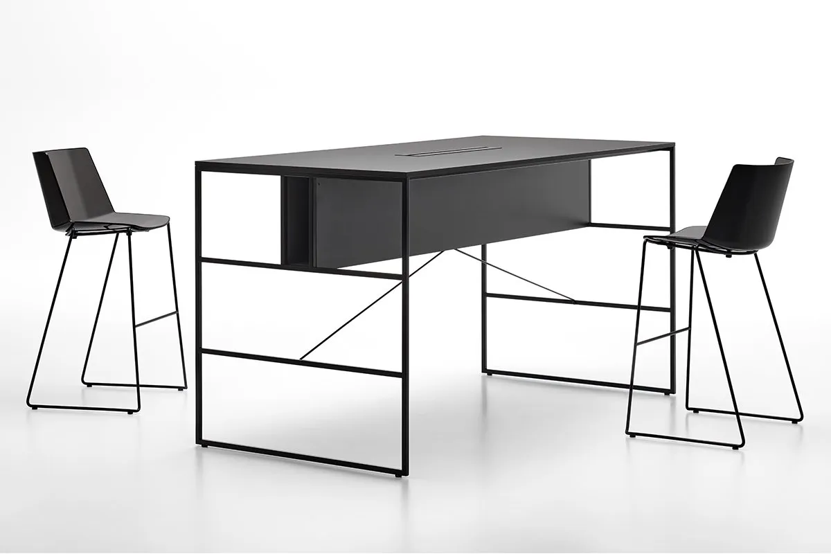 Aiku Stool Sled Base - MDF Italia w Mesmetric