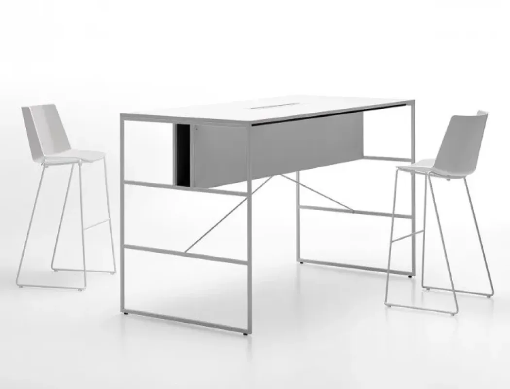 Aiku Stool Sled Base - MDF Italia w Mesmetric
