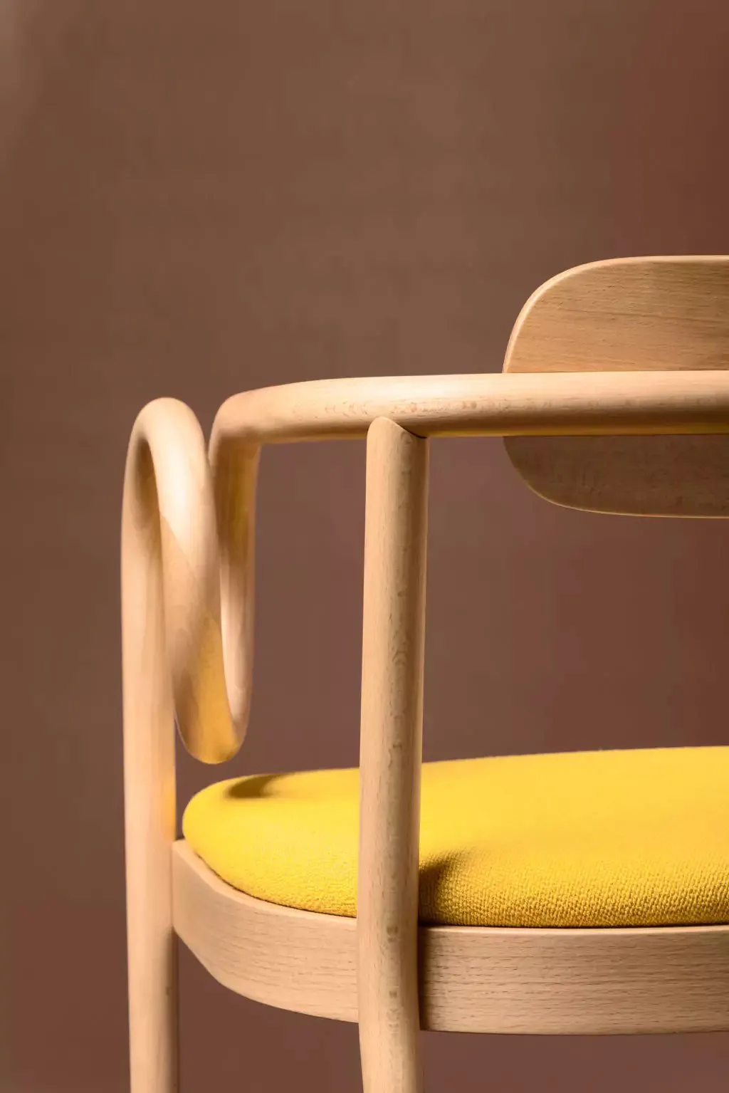 Loop dining - Gebrüder Thonet Vienna w Mesmetric