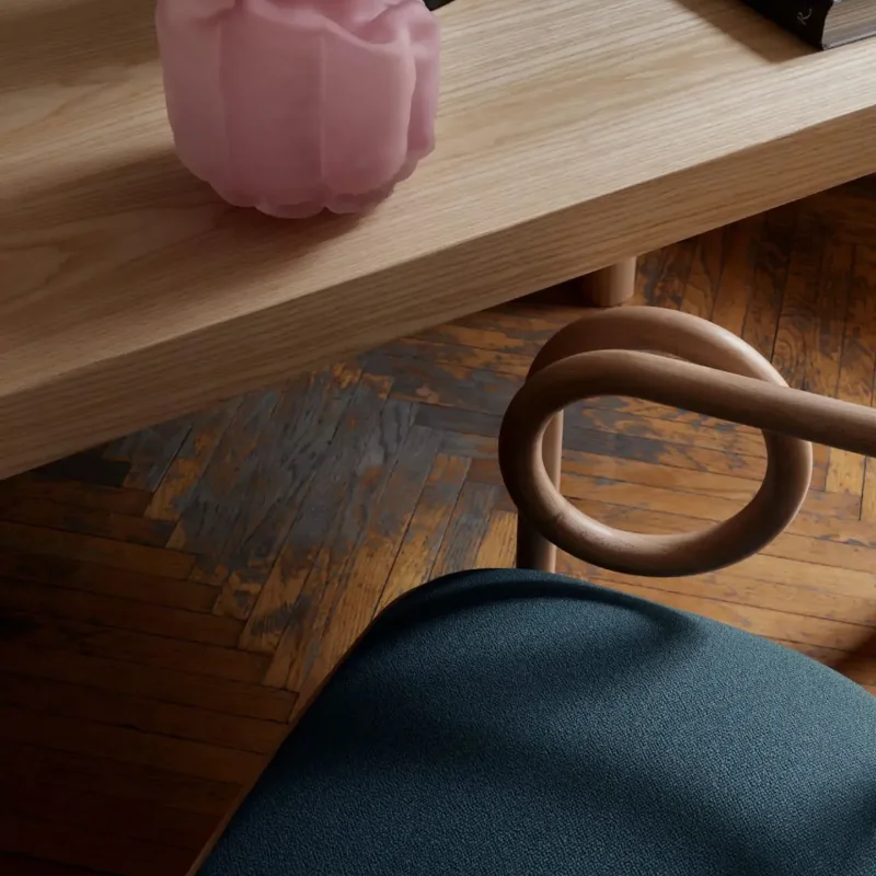 Loop dining - Gebrüder Thonet Vienna w Mesmetric