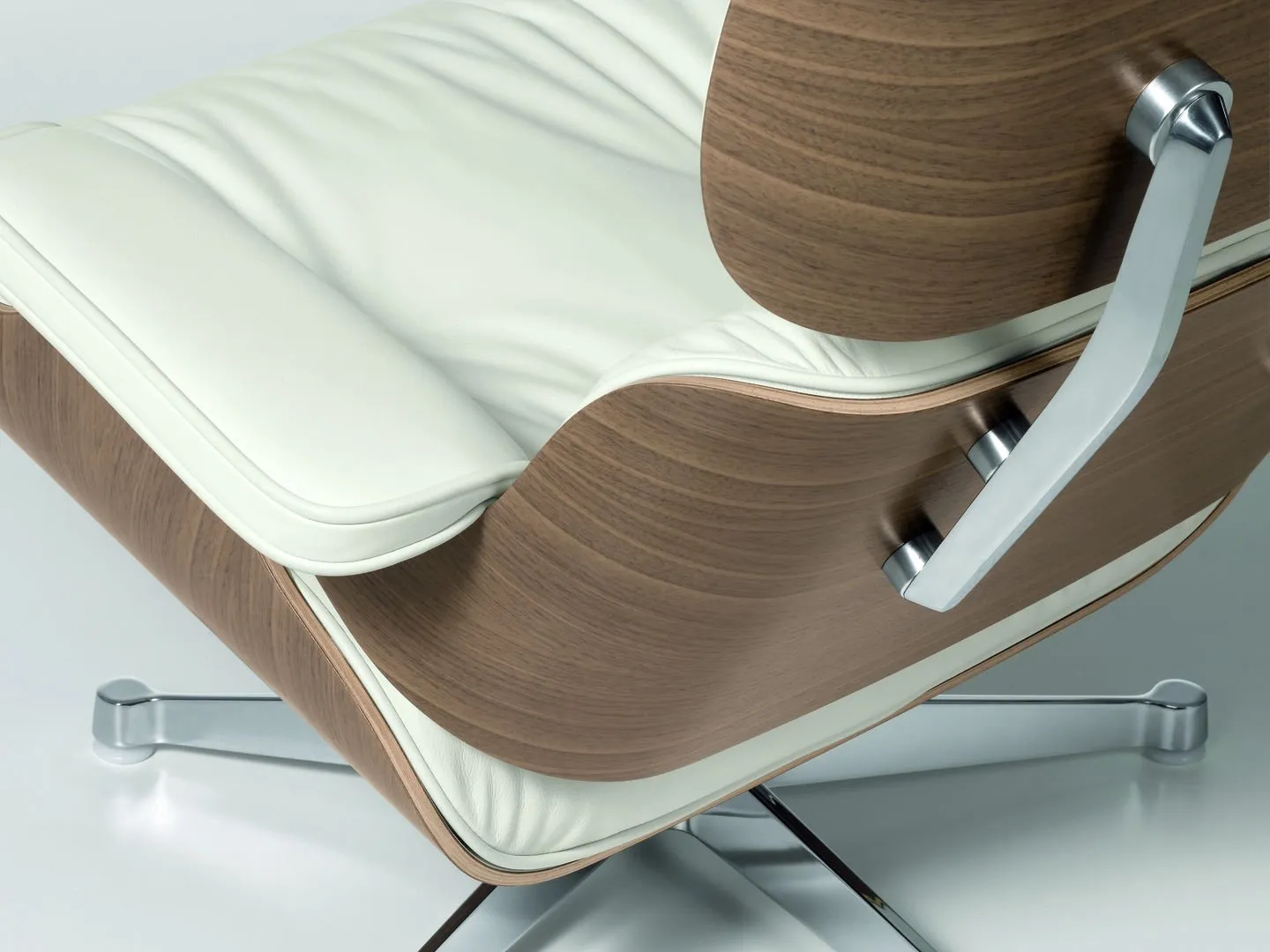 Lounge Chair White – Vitra at Mesmetric