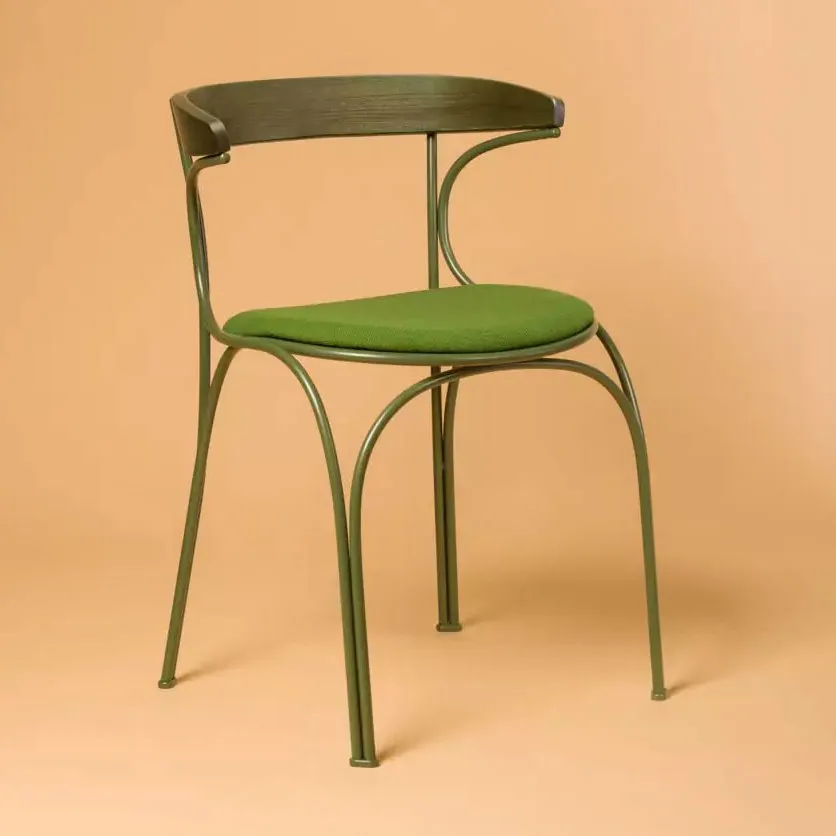 Ample Upholstered - Gebrüder Thonet Vienna w Mesmetric