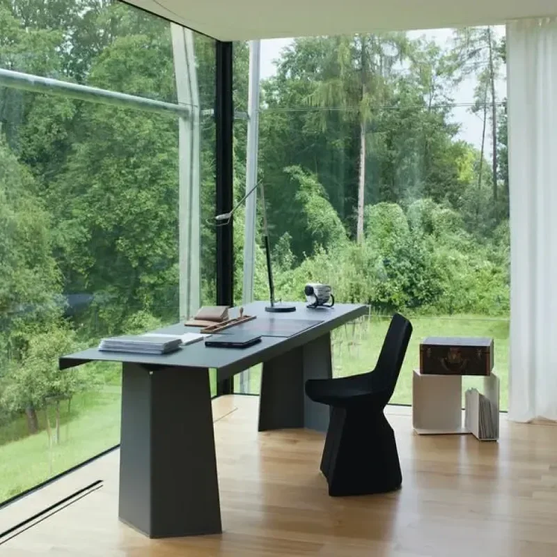 Mars chair