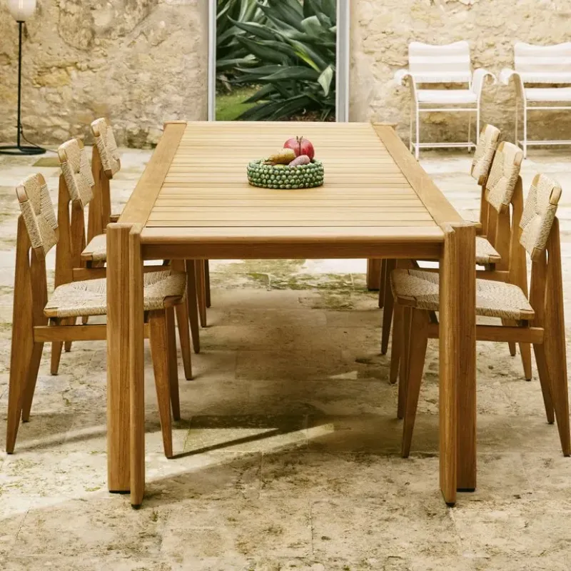 Atmosfera table outdoor - Gubi.dk w Mesmetric