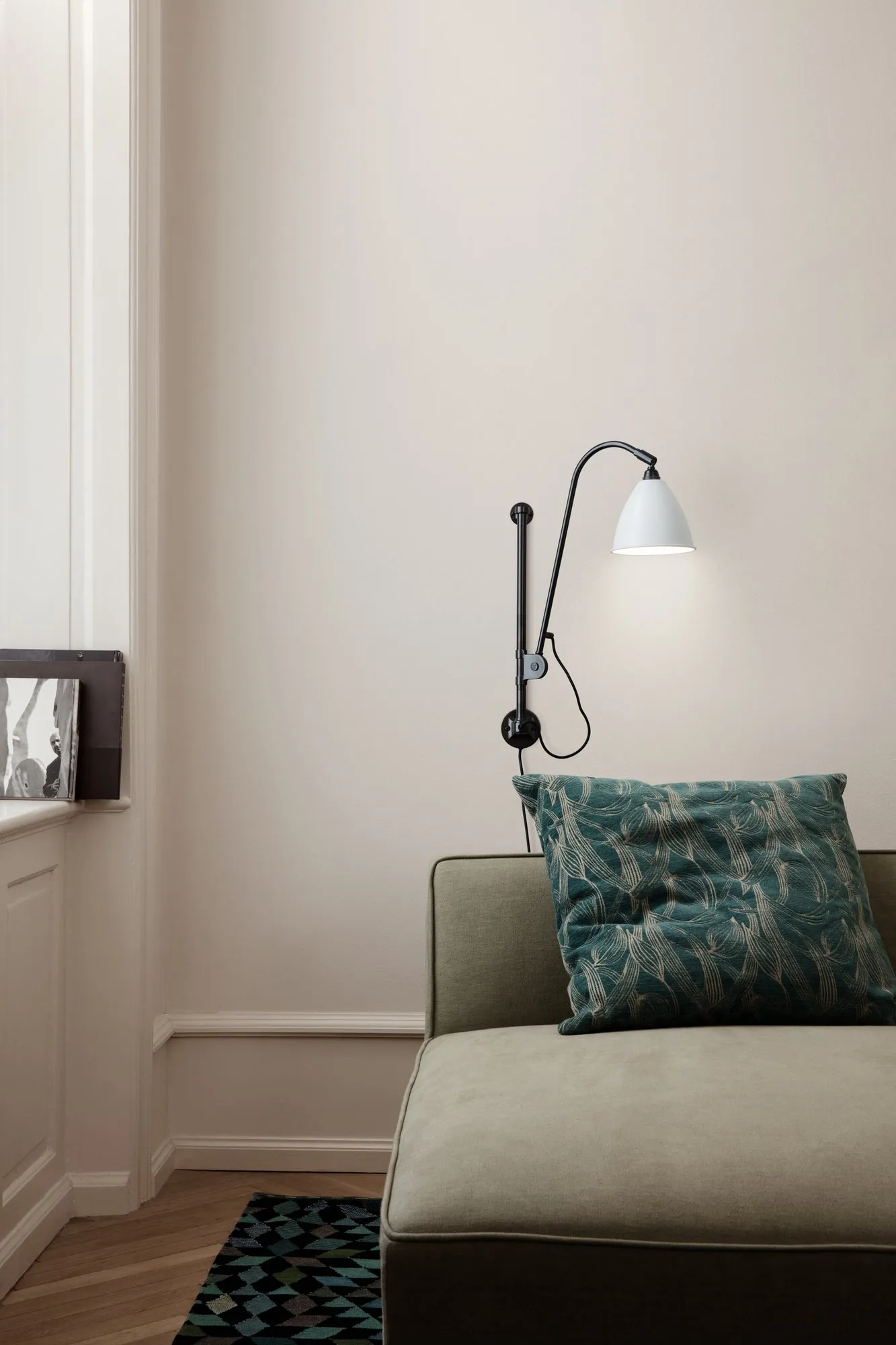 Modern Line Day Bed - Gubi.dk w Mesmetric