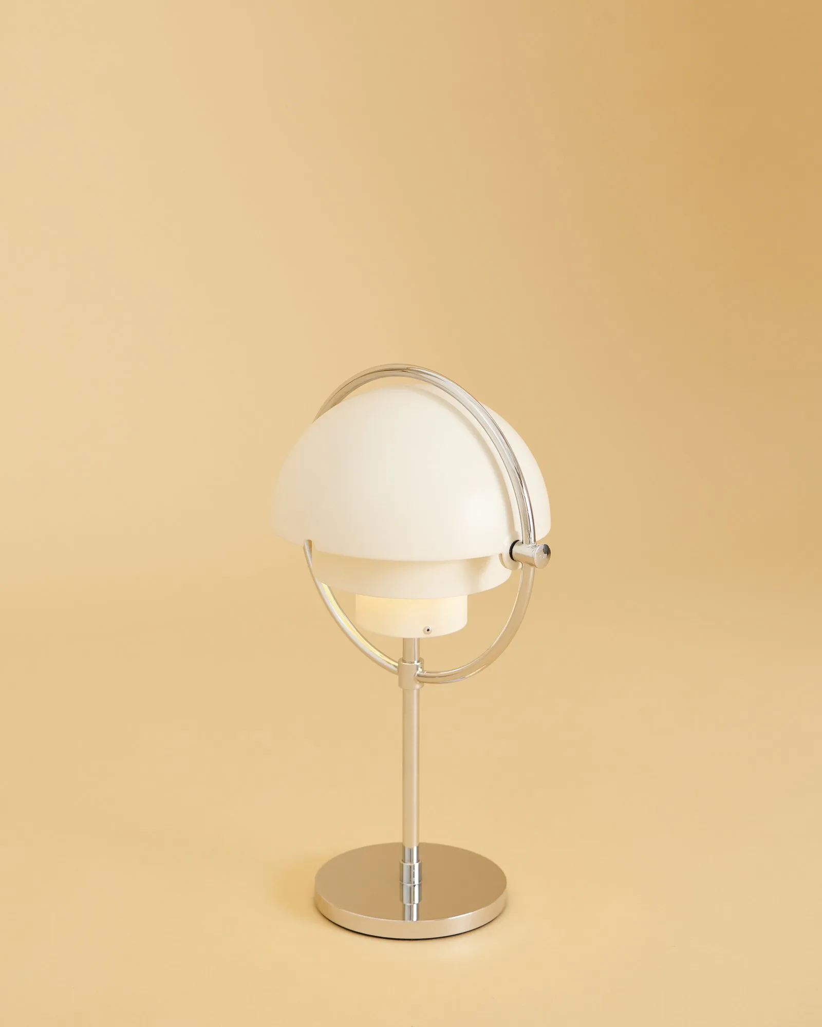 Multi-lite portable - Gubi.dk w Mesmetric