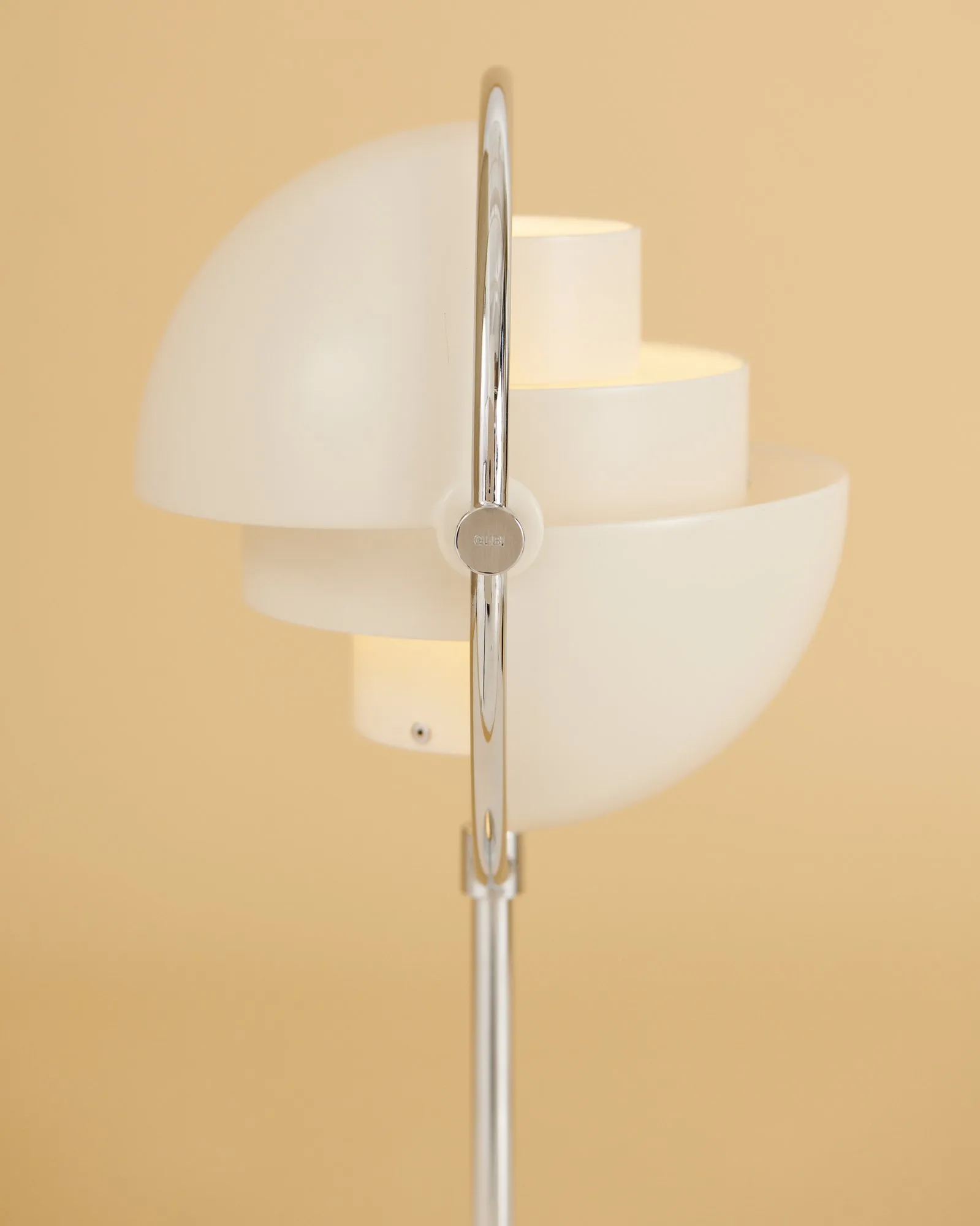Multi-lite portable - Gubi.dk w Mesmetric