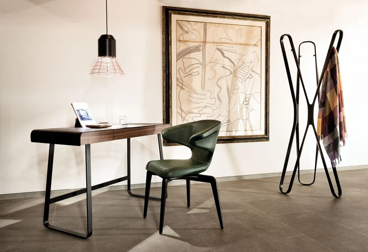 Munich Armchair - ClassiCon w Mesmetric