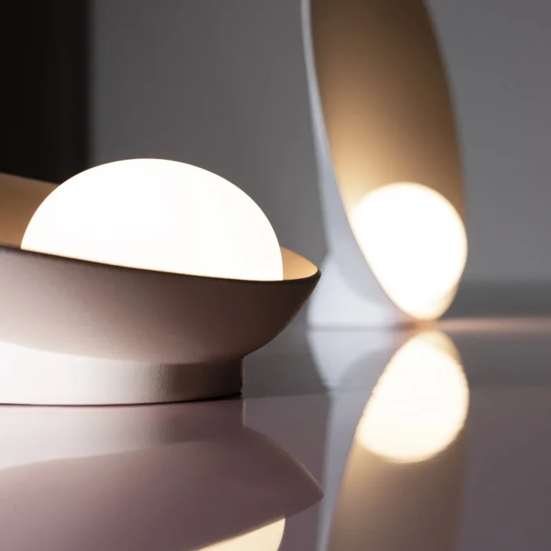 Musa table 7402 - Vibia w Mesmetric