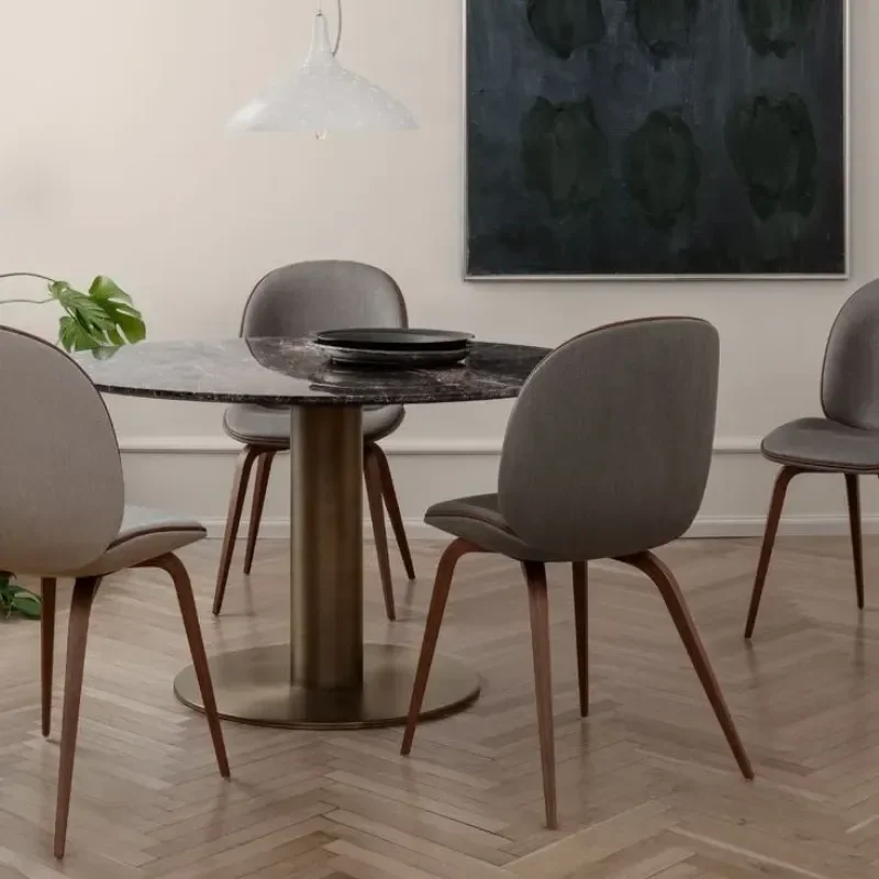 Beetle dining wood - Gubi.dk w Mesmetric