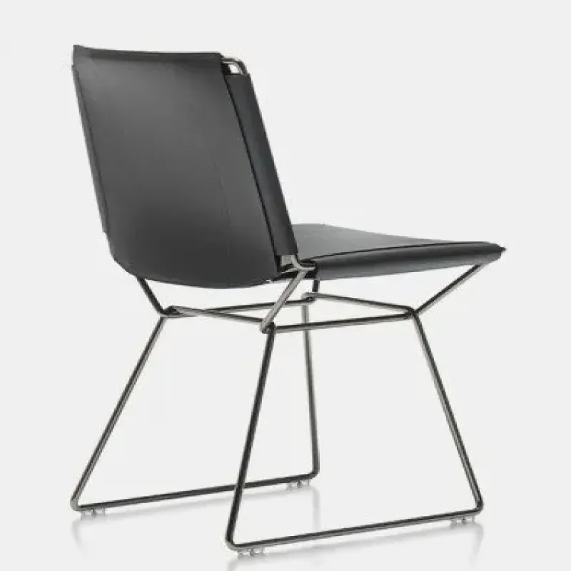 Neil Leather Chair - MDF Italia w Mesmetric