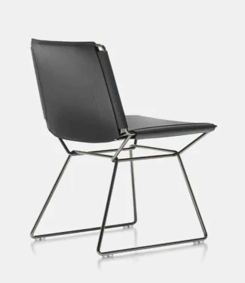 Neil Leather Chair - MDF Italia w Mesmetric