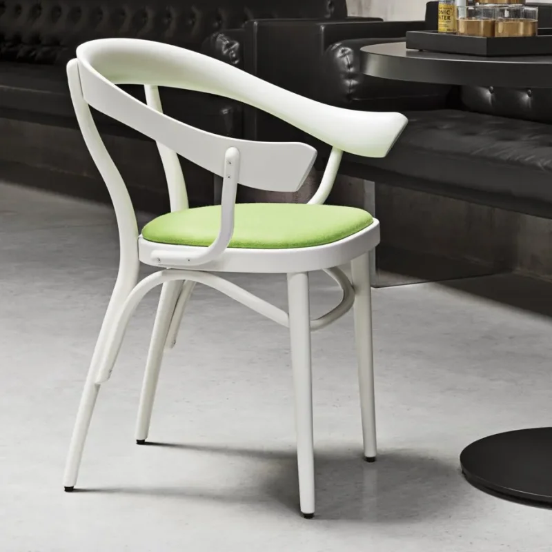 Bistrotstuhl Upholstered Seat – Gebrüder Thonet Vienna at Mesmetric