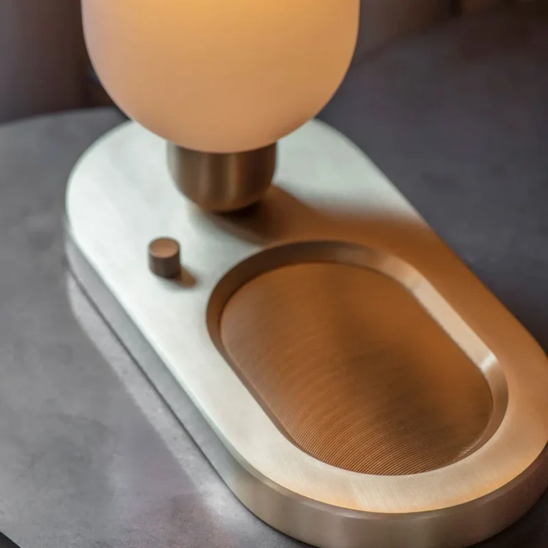 Occulo side table
