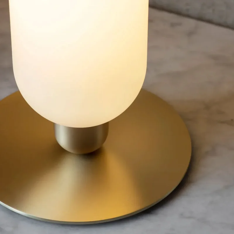 Occulo table - Bert Frank w Mesmetric