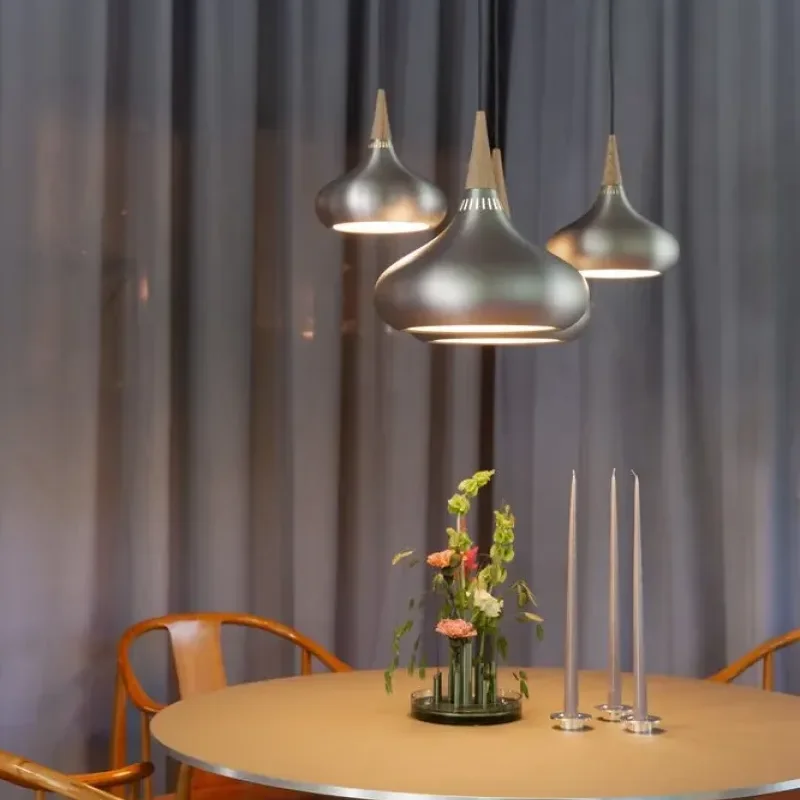 Orient™ Aluminium - Fritz Hansen w Mesmetric