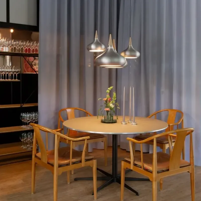 Orient™ Aluminium - Fritz Hansen w Mesmetric