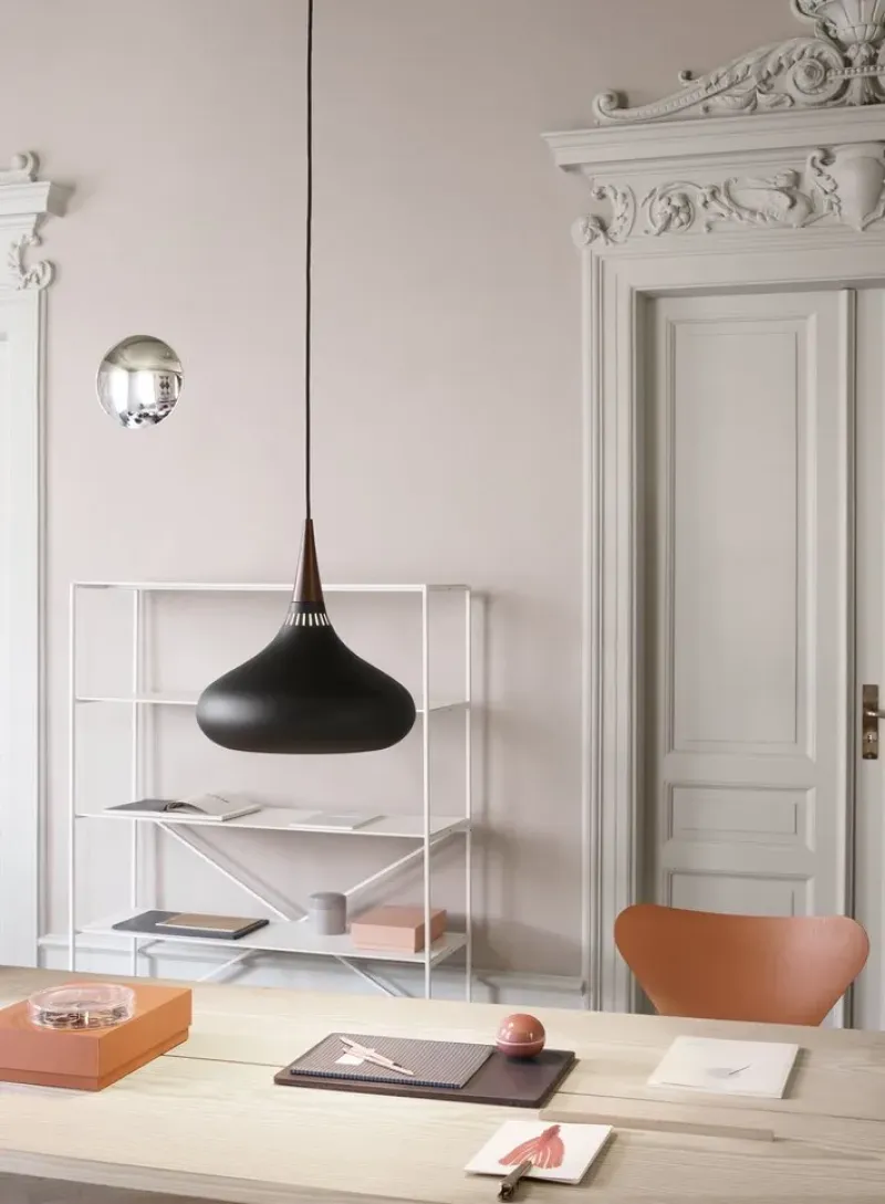 Orient™ Black - Fritz Hansen w Mesmetric